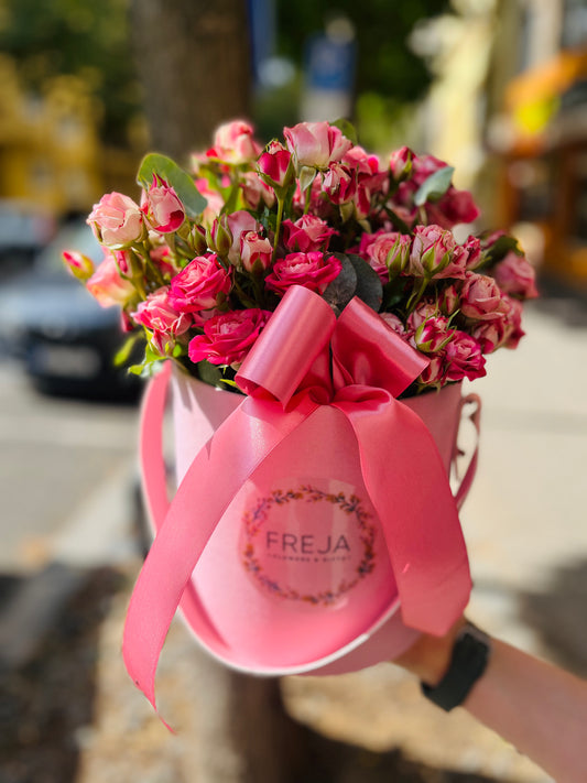 Klobouková krabička z růží № 8