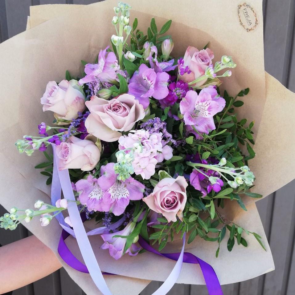 Kytice fialová - Freja Květinářství