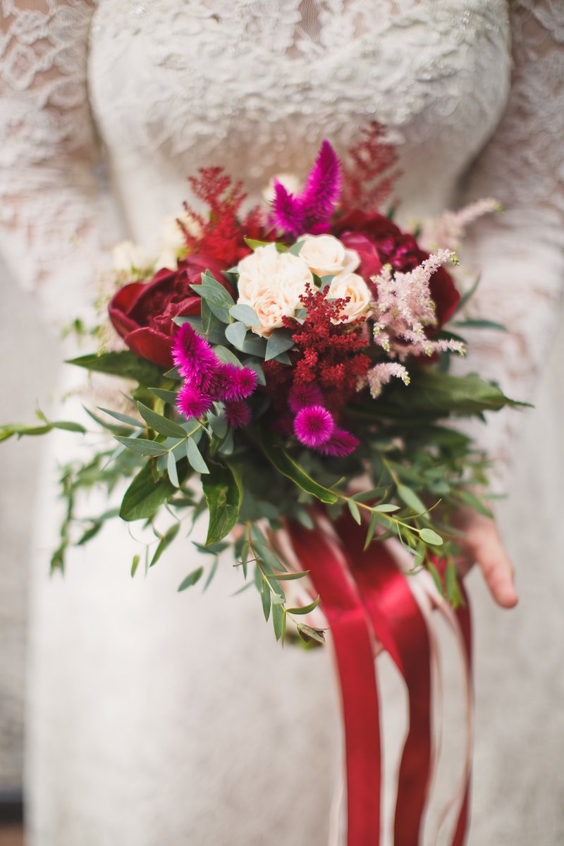 Svatební kytice bordo - Freja Květinářství