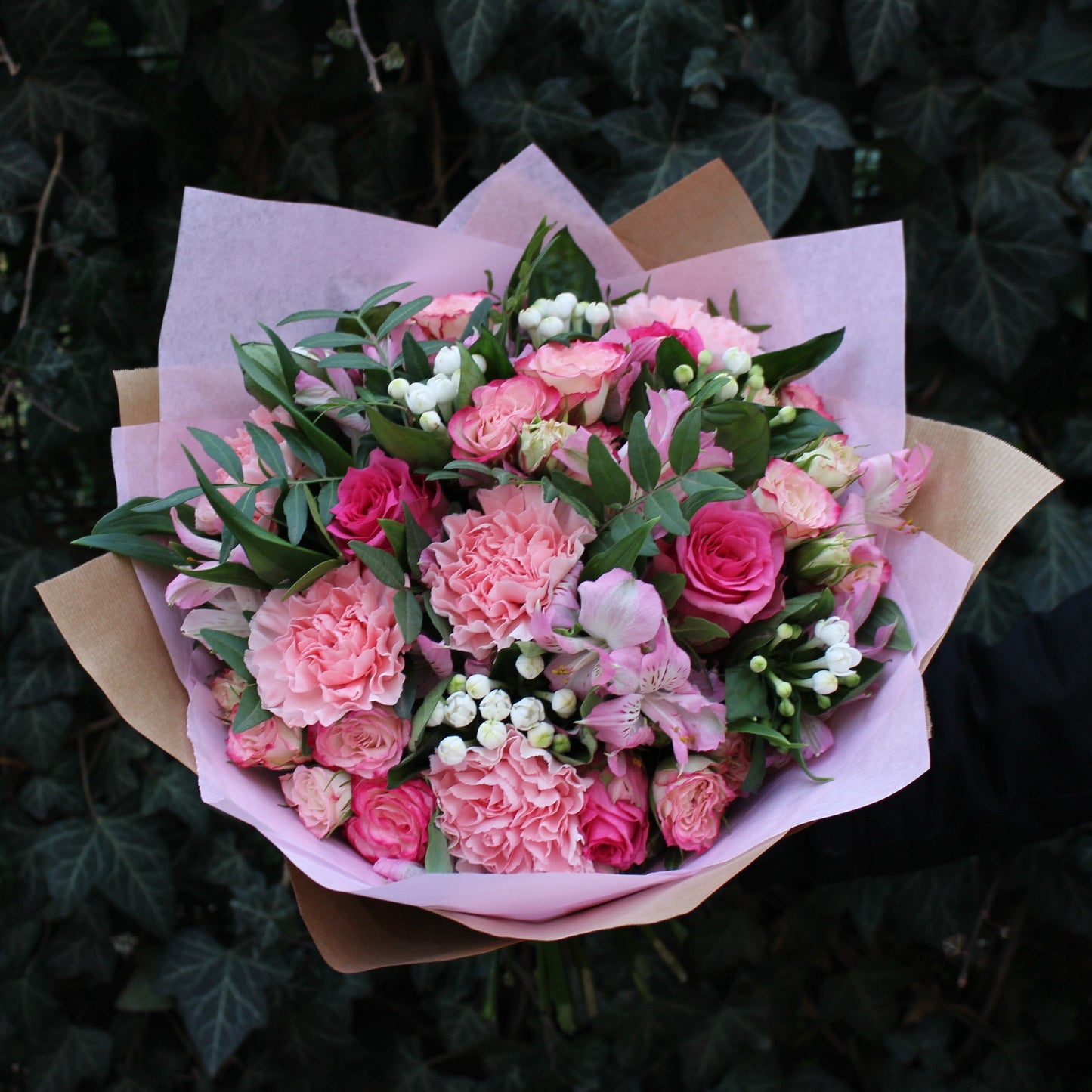 Kytice růžová - mix № 24 - Freja Květinářství