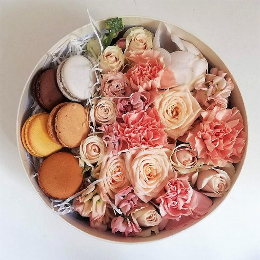 Květiny a makronky #6 - Freja Květinářství