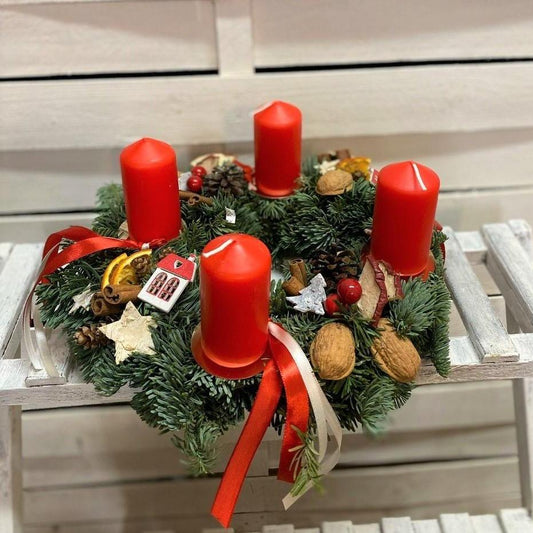 Adventní věnec červený - Freja Květinářství
