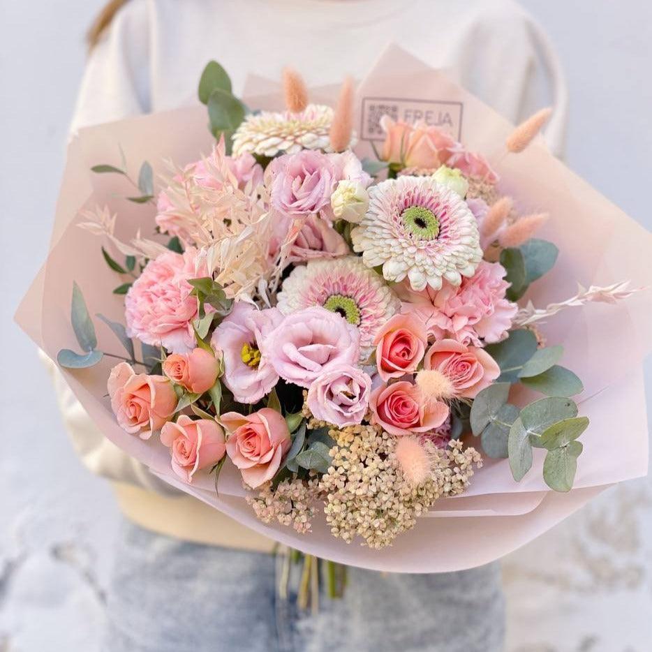 Kytice růžovo - meruňková - Freja Květinářství
