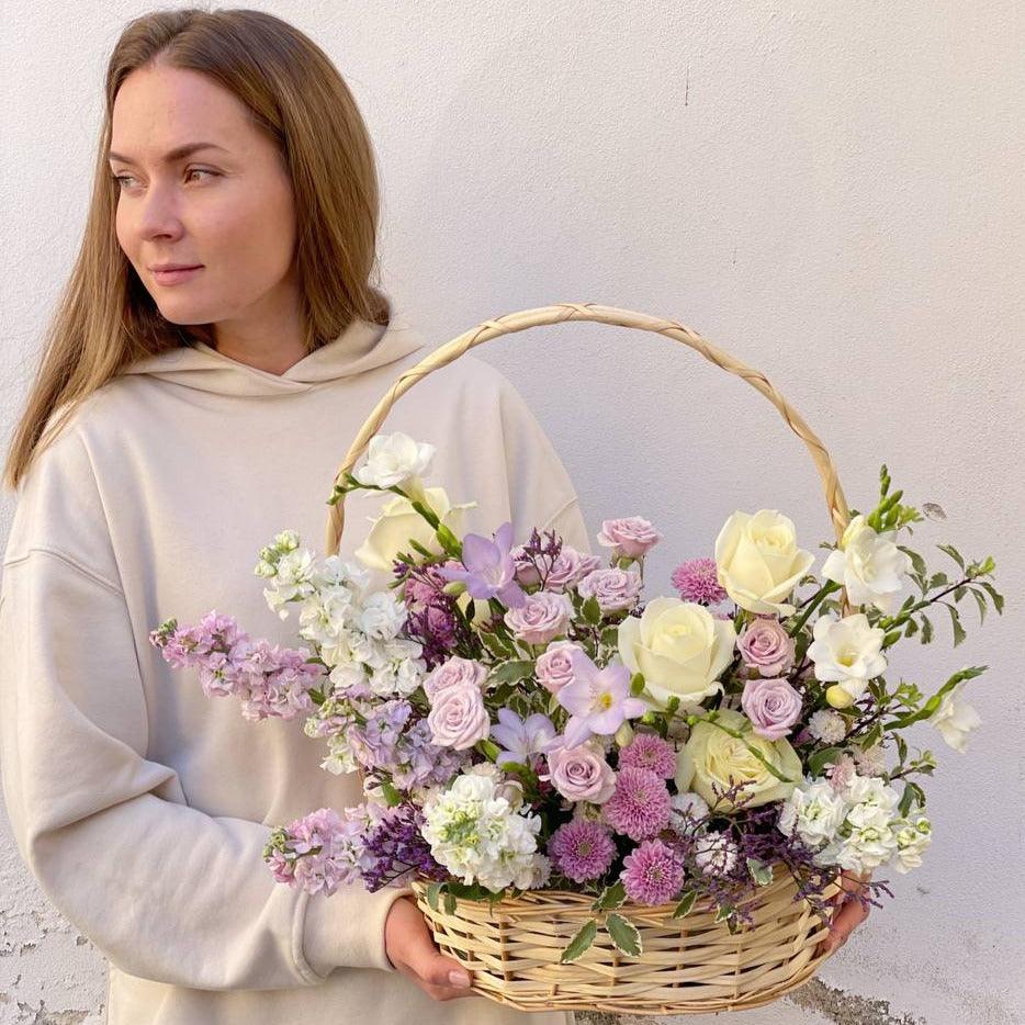 Květinový košík "Levandule" - Freja Květinářství