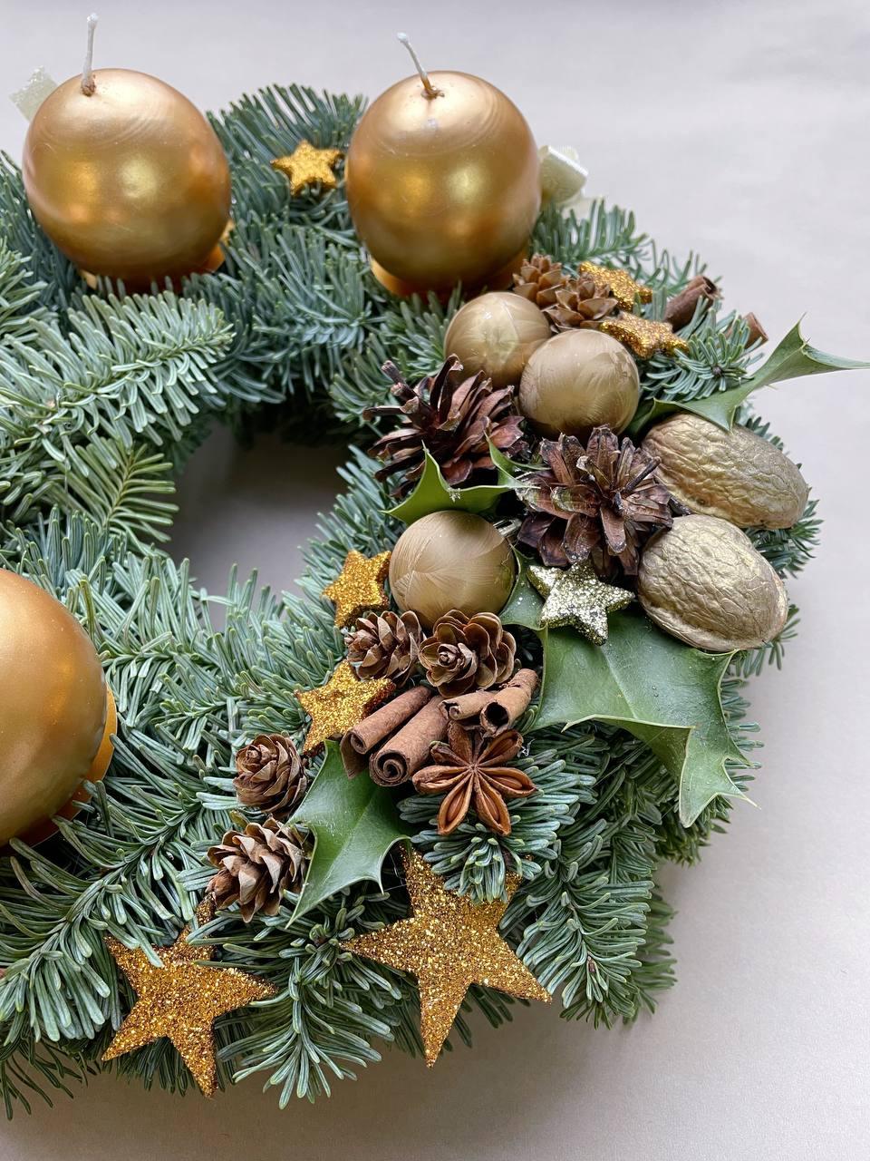 Adventní věnec zlatý - Freja Květinářství