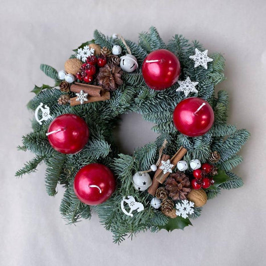 Adventní věnec červený - Freja Květinářství