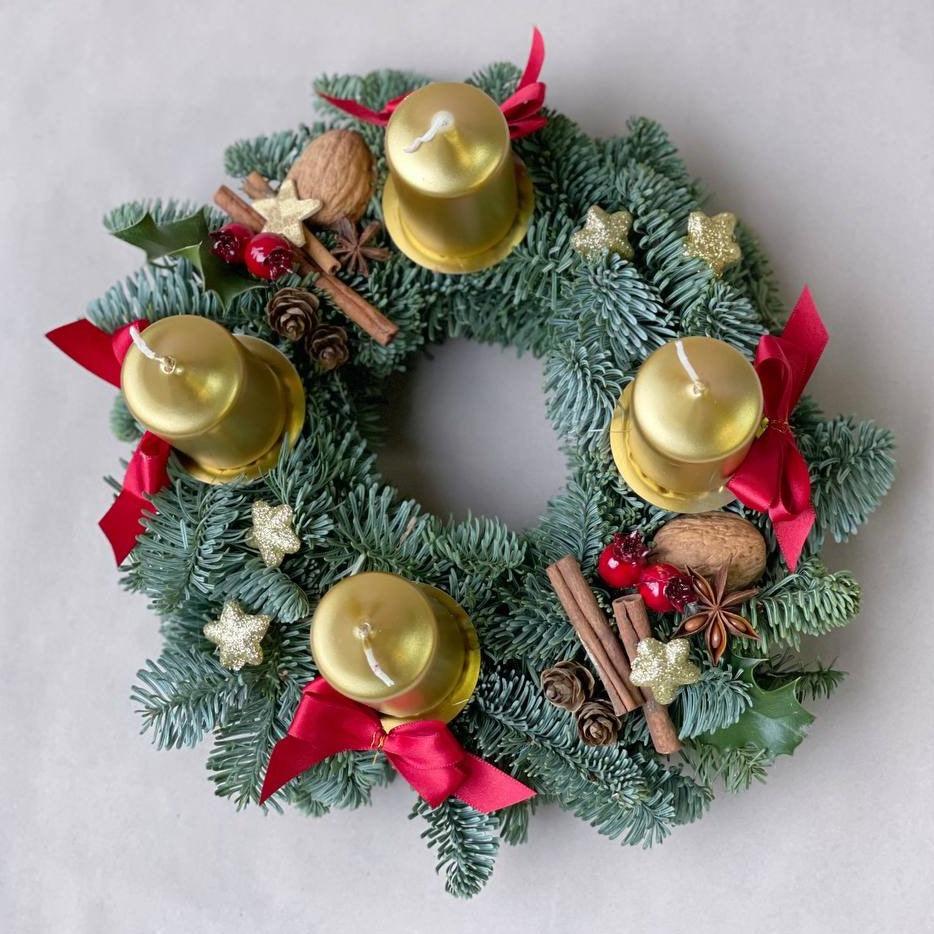 Adventní věnec zlatý - Freja Květinářství