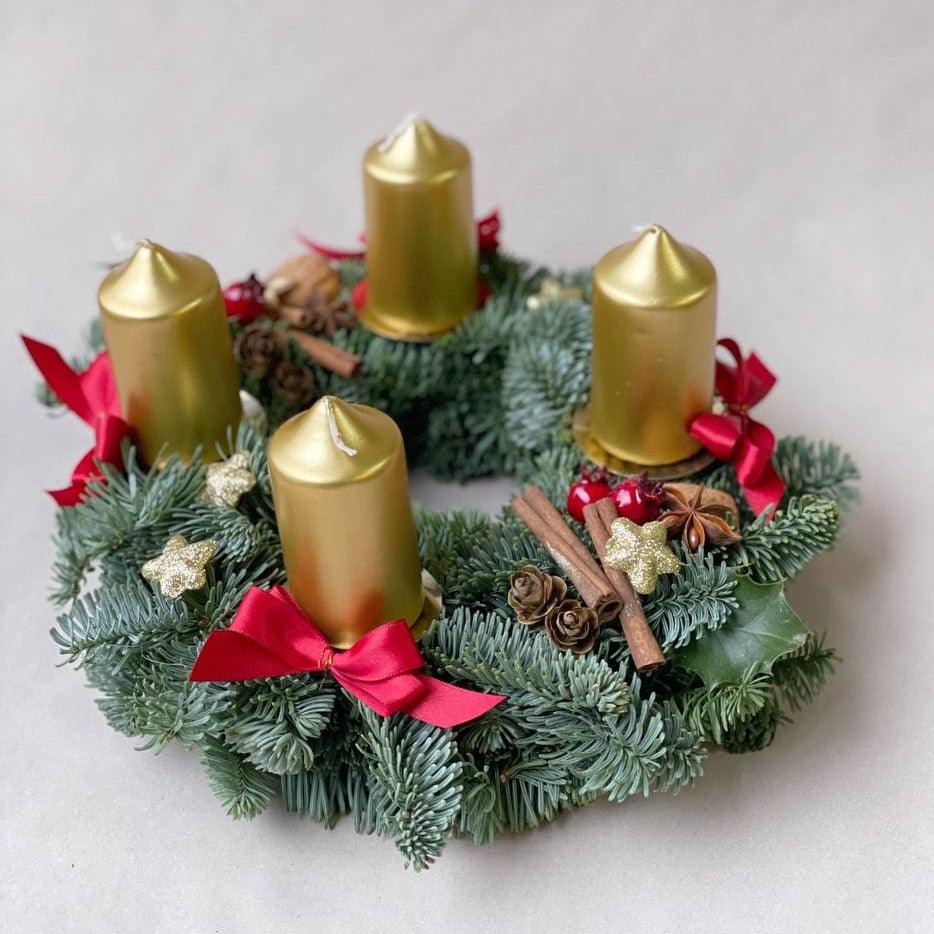 Adventní věnec zlatý - Freja Květinářství